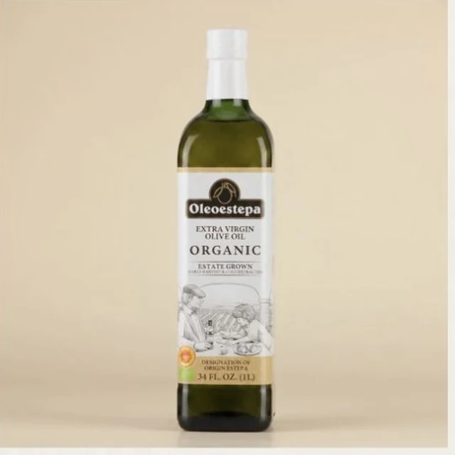 Oleoestepa one-liter bottle in a scroll-controlled 360-degree product view